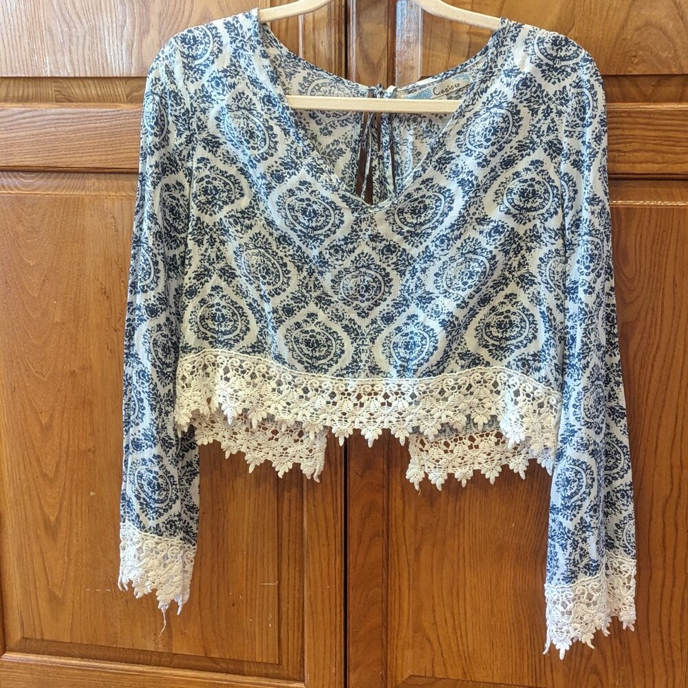 Cecico Cropped Open Back Top in Size Medium